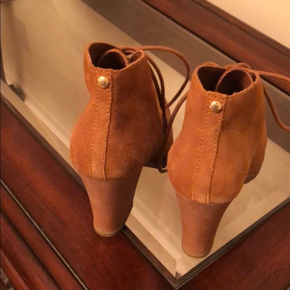 Micheal Micheal Kors shoes - Picture 3 of 8